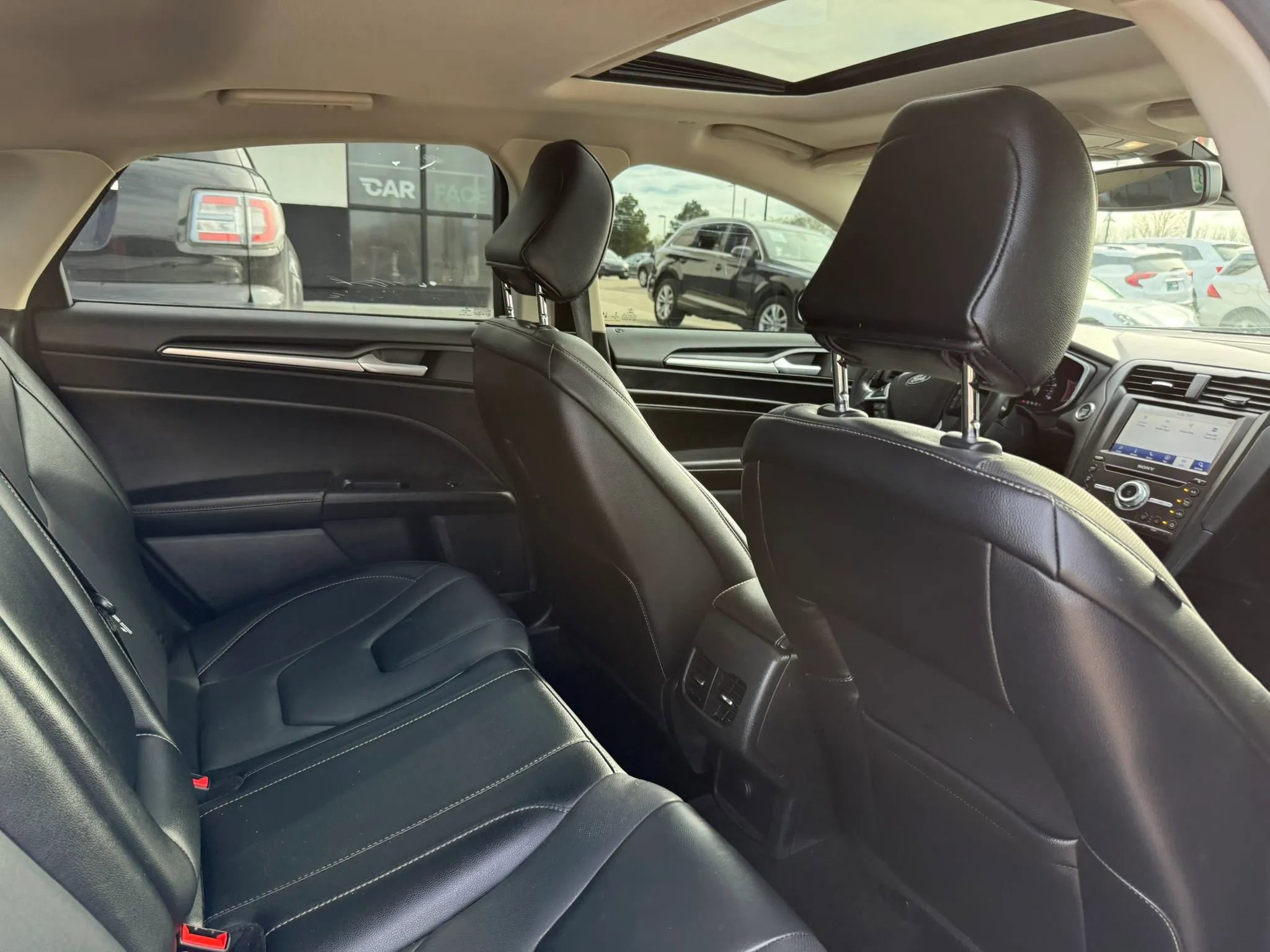 Used 2020 Ford Fusion Energi Titanium FWD image 22