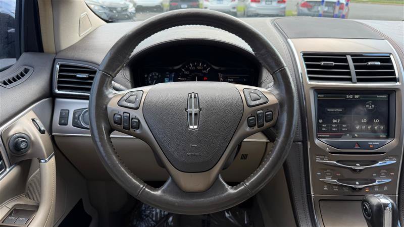 Used 2011 Lincoln MKX 2WD w/ 101A Rapid Spec Order Code image 30