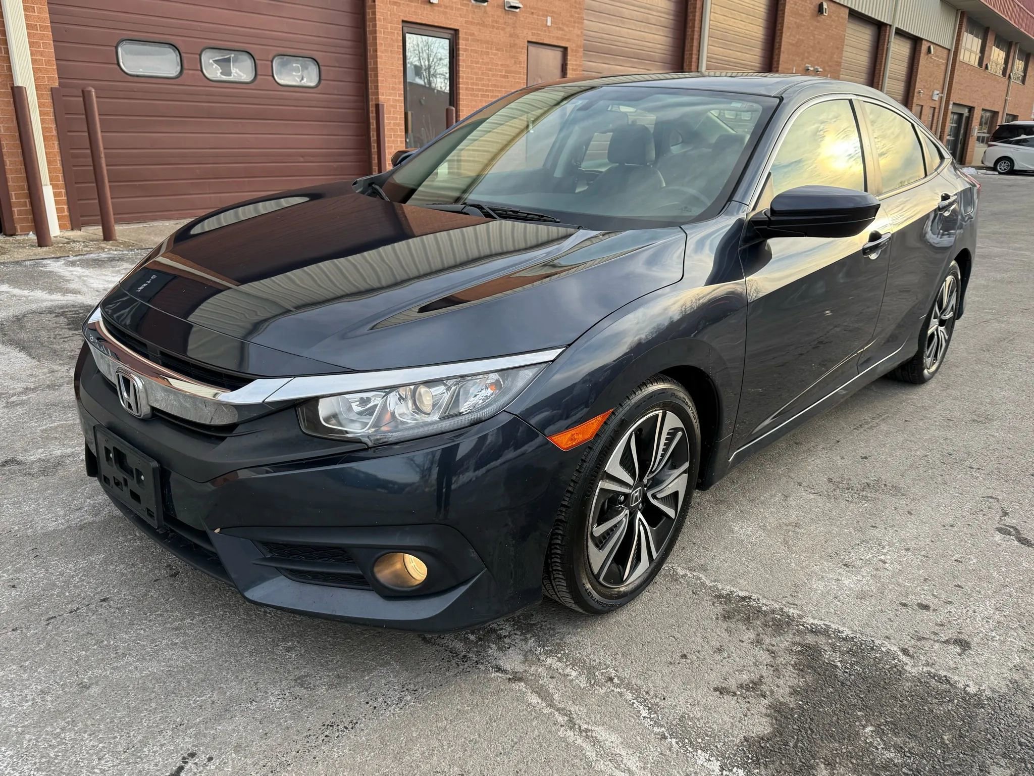 Used 2018 Honda Civic EX-L image 3