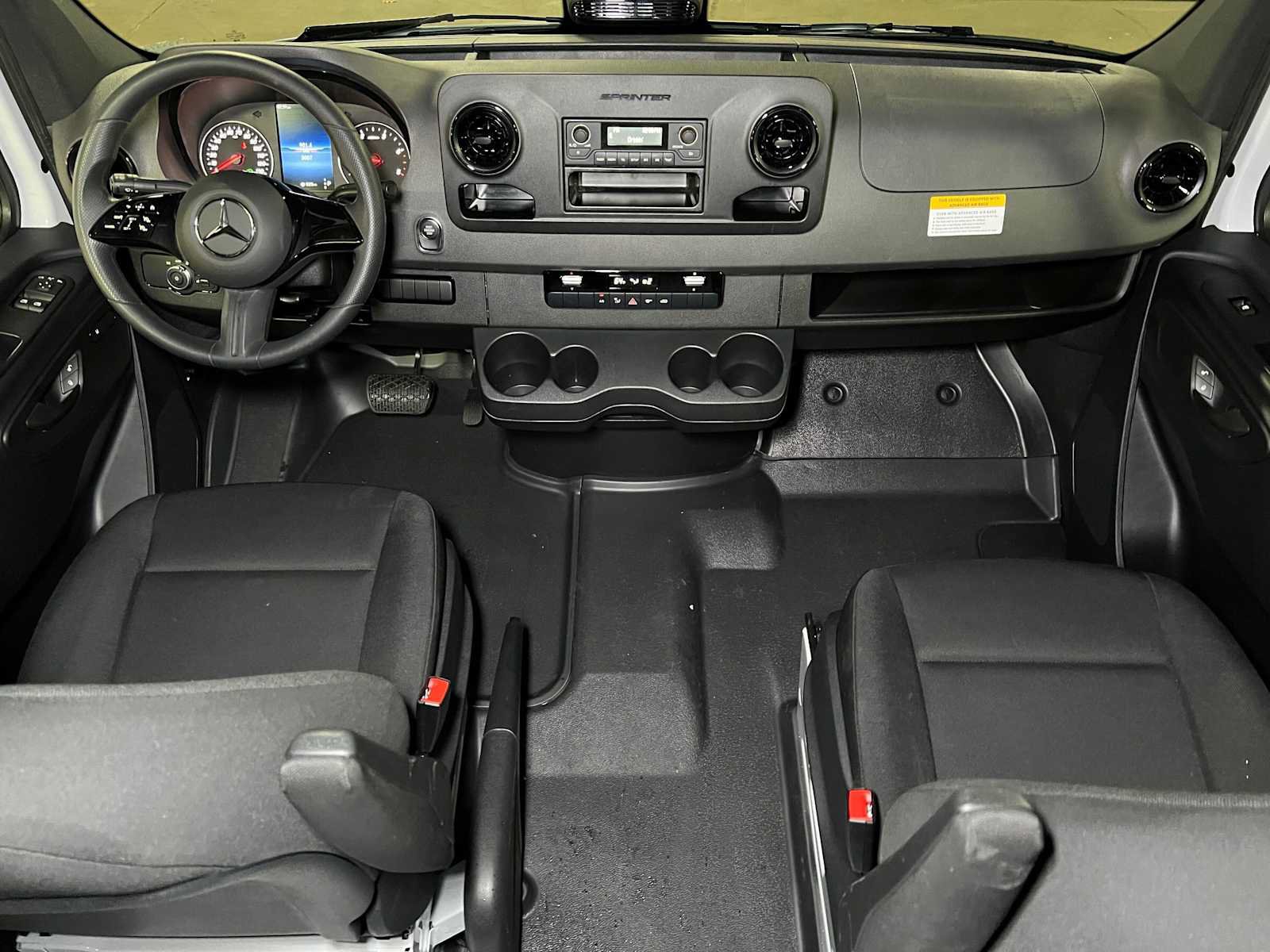 Used 2025 Mercedes-Benz Sprinter 2500 image 36