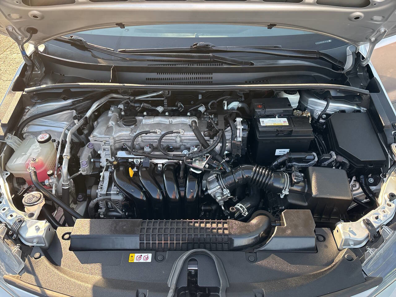 Used 2021 Toyota Corolla LE image 30