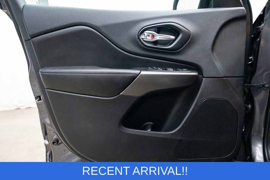 Used 2019 Jeep Cherokee Latitude Plus w/ Cold Weather Group image 21