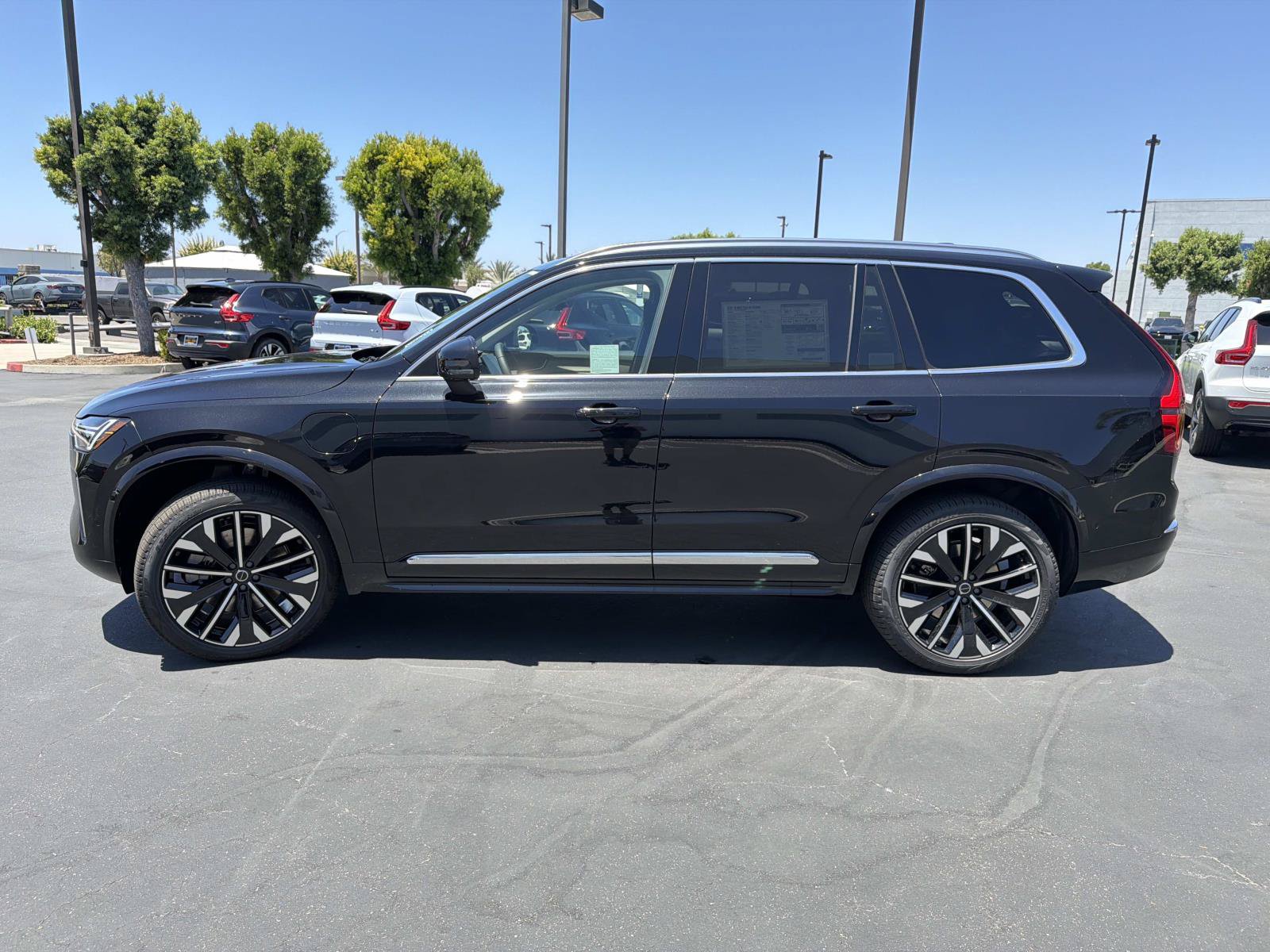 New 2026 Volvo XC90 T8 Plus w/ Protection Package AWD/4WD image 4
