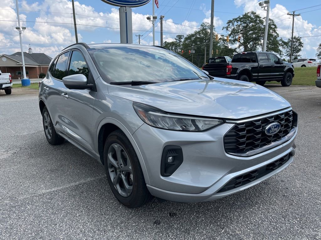 Used 2024 Ford Escape ST-Line Select w/ Tech Pack #2 image 3