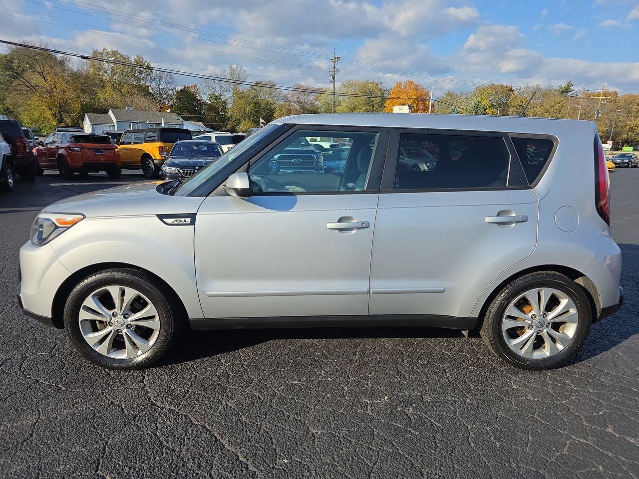 Used 2016 Kia Soul + FWD image 19