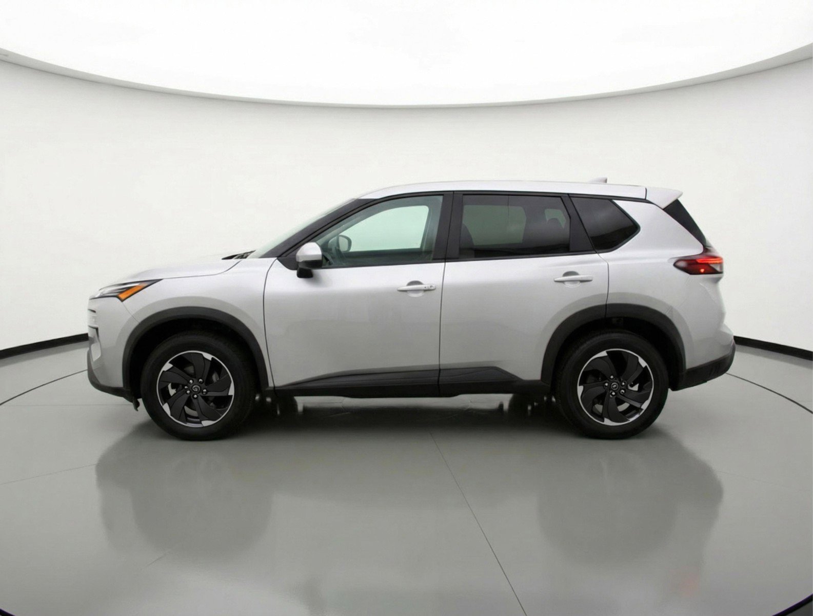 Used 2025 Nissan Rogue SV FWD image 5