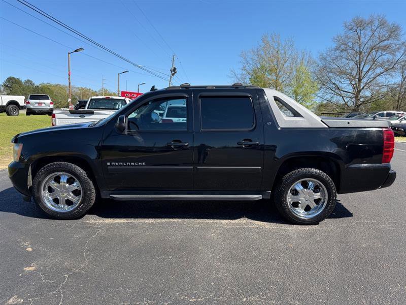 Used 2007 Chevrolet Avalanche LT w/ LT Preferred Equipment Group RWD image 2