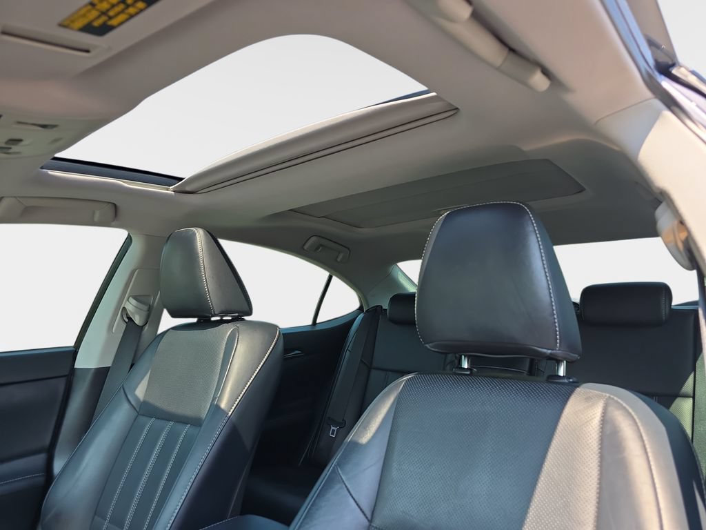 Used 2018 Lexus ES 350 w/ Luxury Package w/Wood Trim FWD image 31