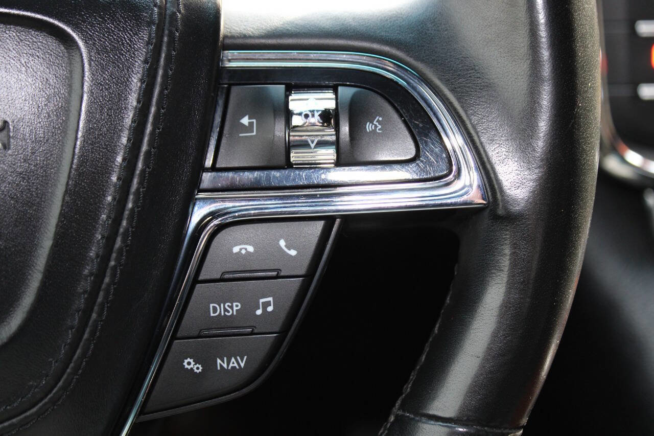 Used 2017 Lincoln Continental Select image 25