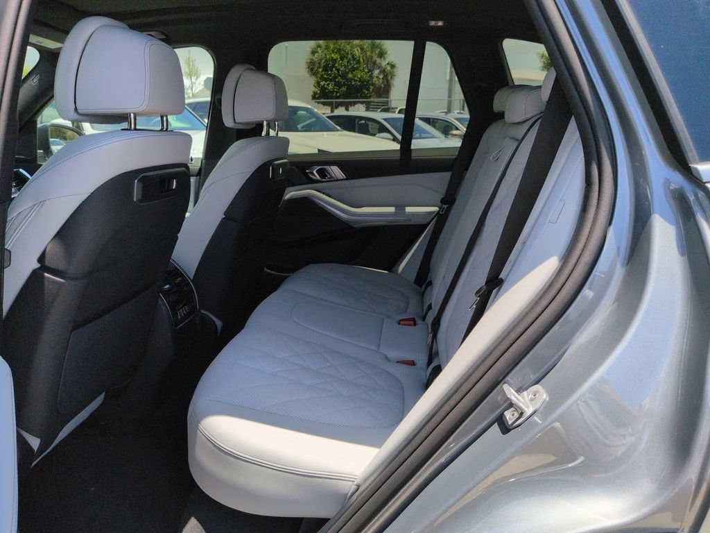 New 2026 BMW X5 xDrive50e w/ Climate Comfort Package AWD/4WD image 14