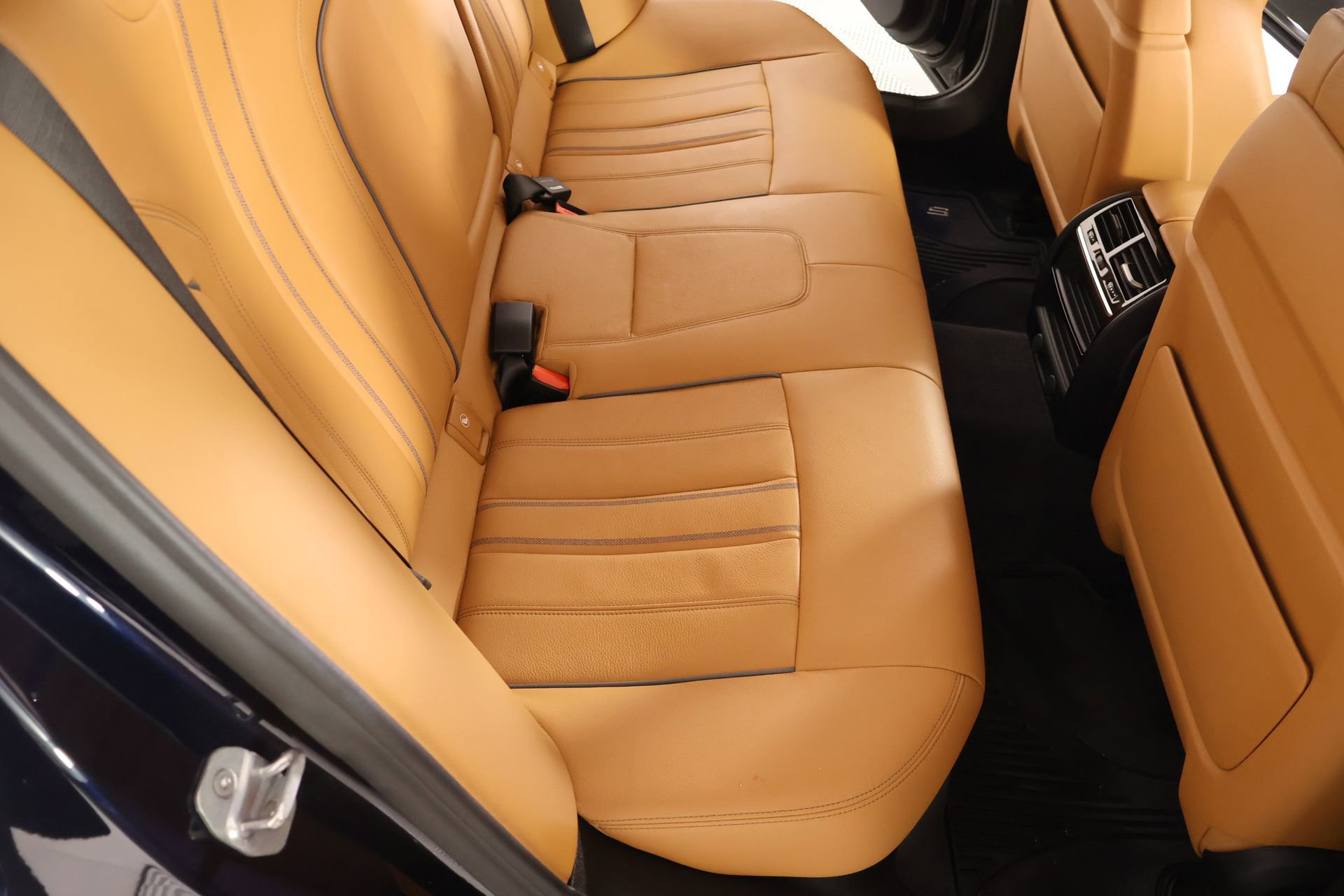 Used 2019 BMW 530e xDrive w/ Convenience Package image 15