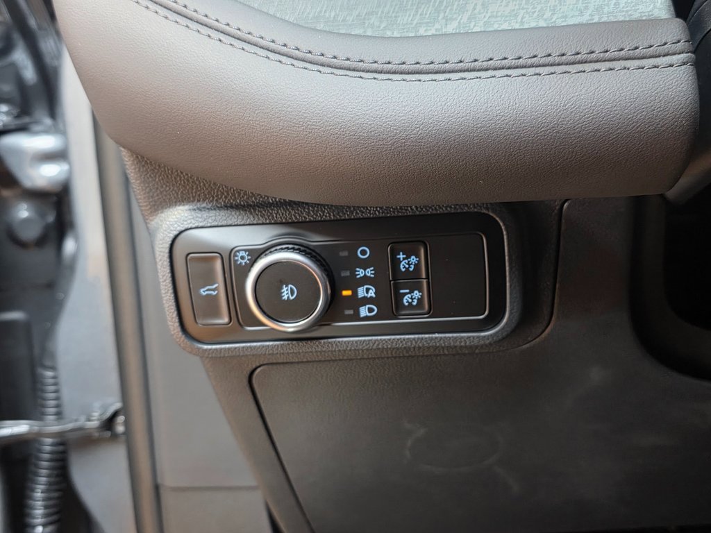 New 2026 Ford Explorer Platinum image 18