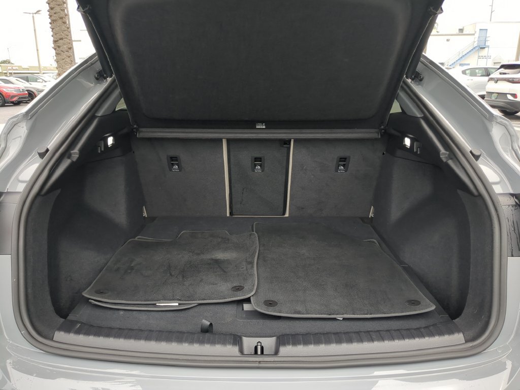 Used 2024 Audi Q4 e-tron Premium Plus AWD/4WD image 8