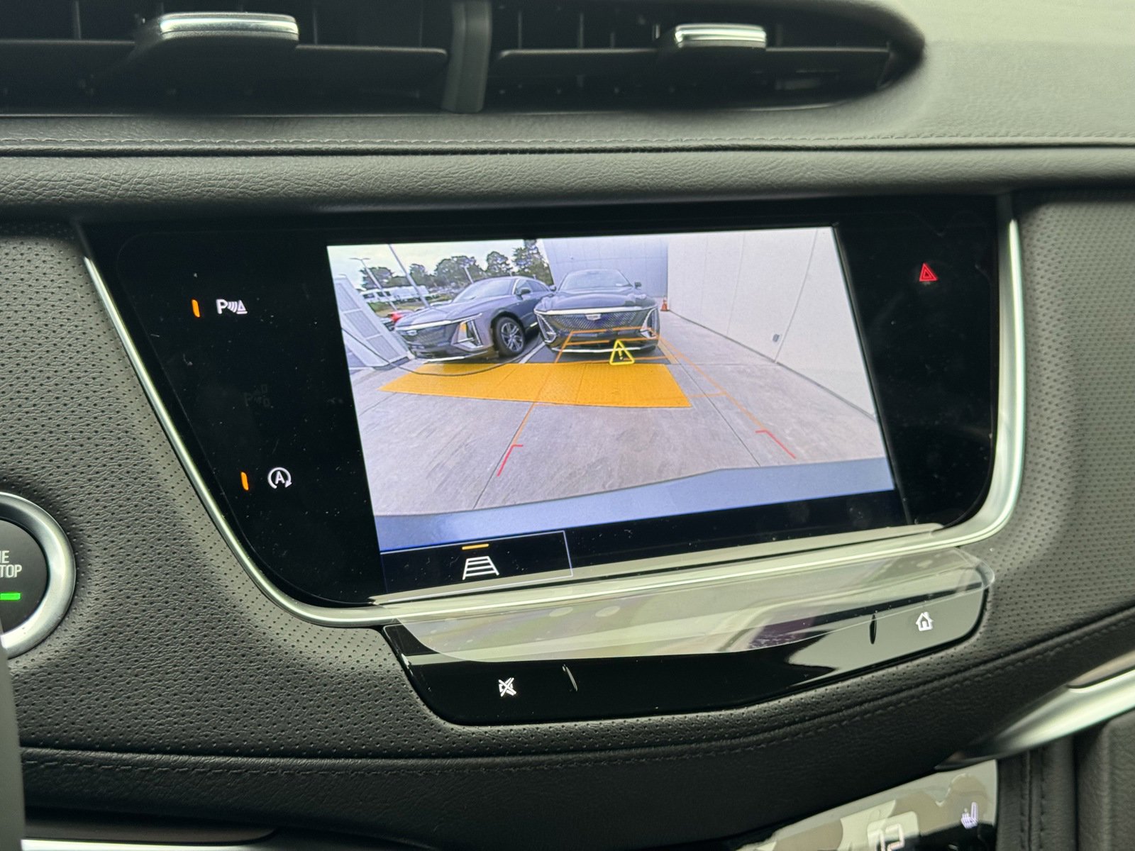 New 2025 Cadillac XT5 Luxury image 20