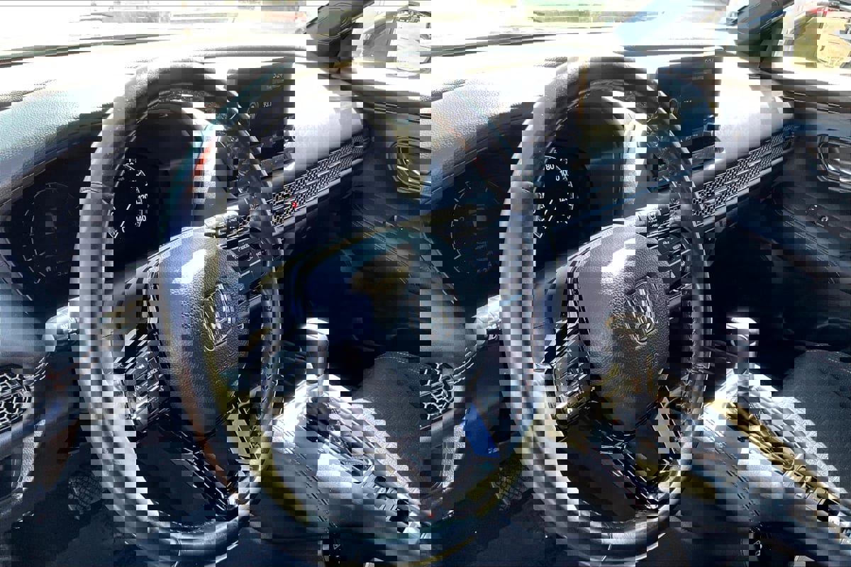 Used 2024 Honda HR-V Sport image 11