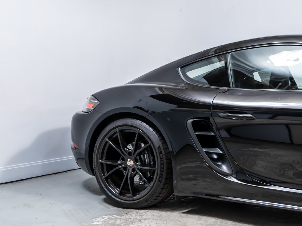 Used 2025 Porsche 718 Cayman RWD image 11