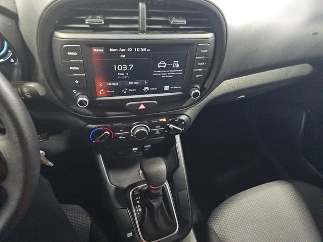 Used 2025 Kia Soul LX w/ LX Technology Package FWD image 11