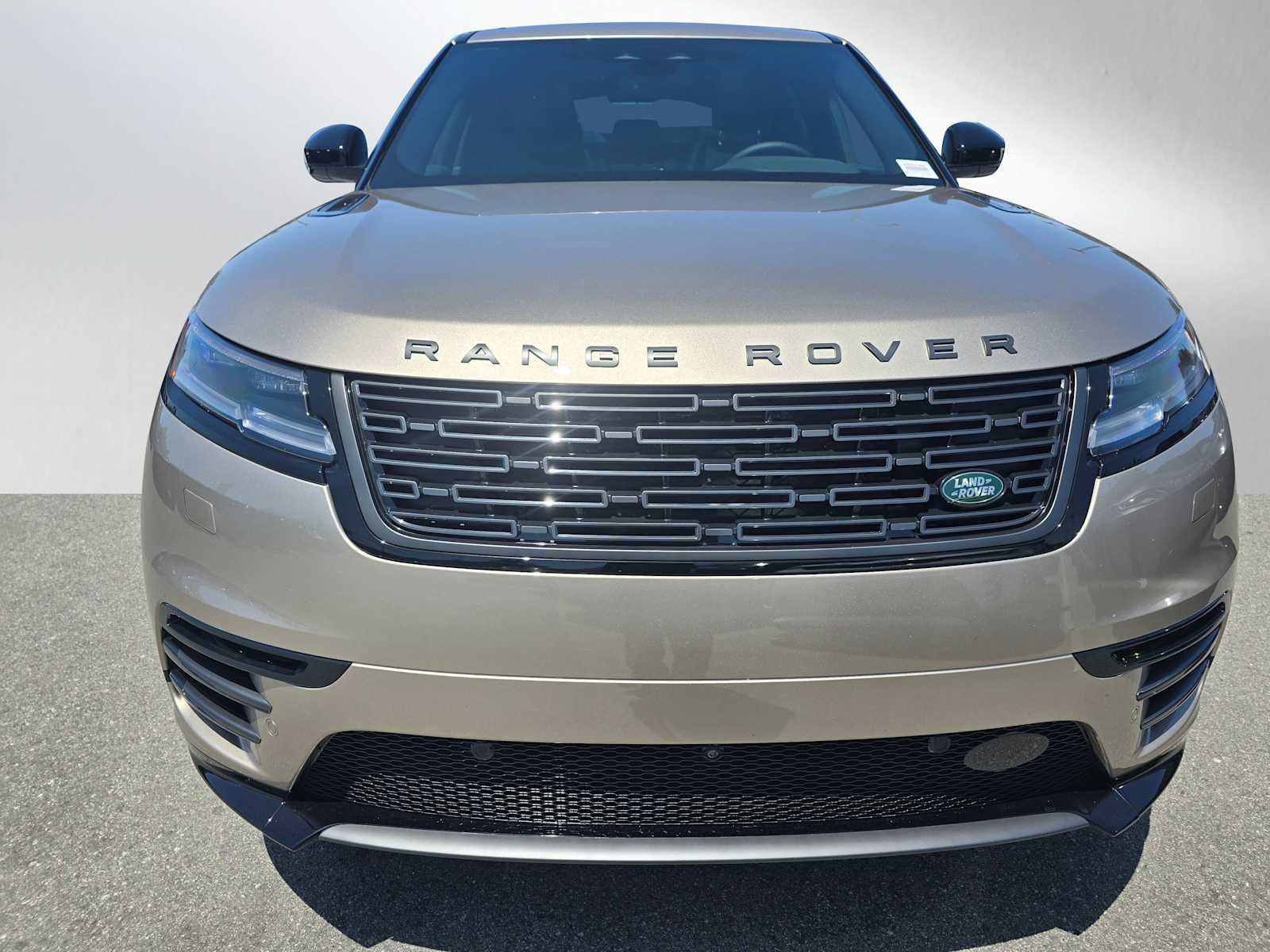 Certified 2026 Land Rover Range Rover Velar Dynamic SE image 2