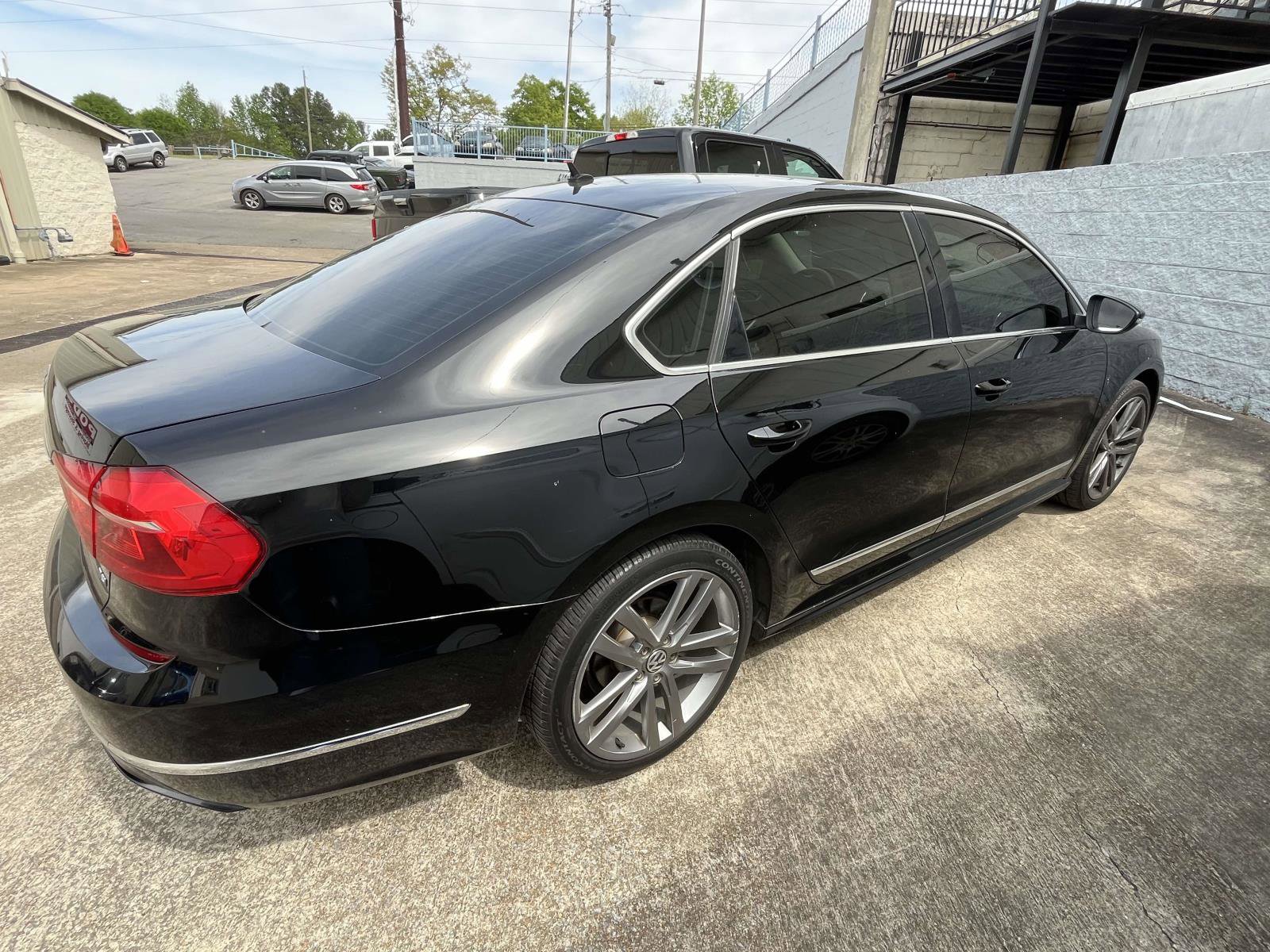 Used 2016 Volkswagen Passat 1.8T R-Line image 4