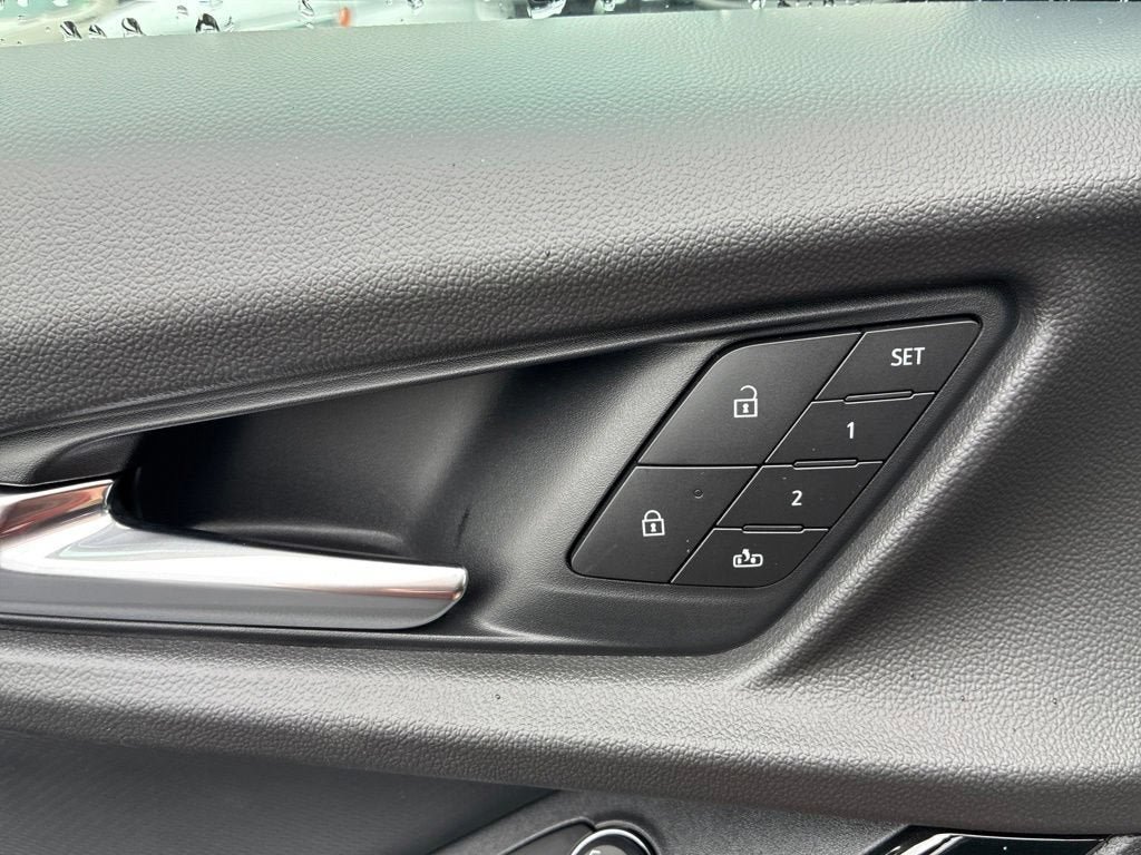 New 2027 Chevrolet Equinox RS w/ Safety and Technology Package AWD/4WD image 22