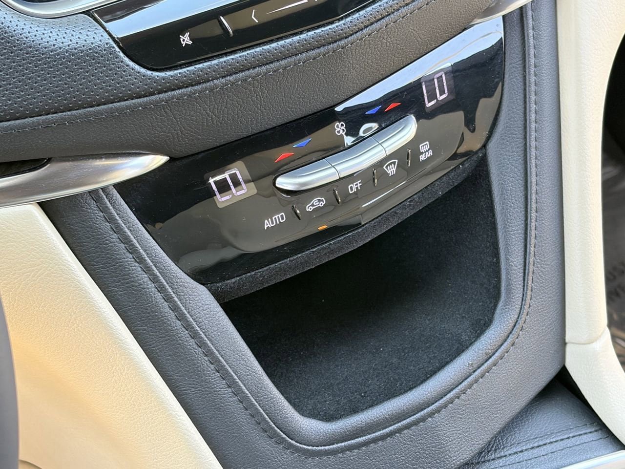 Used 2017 Cadillac XT5 FWD image 29