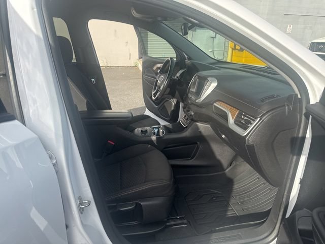 Used 2019 GMC Terrain SLE w/ Driver Convenience Package FWD image 13