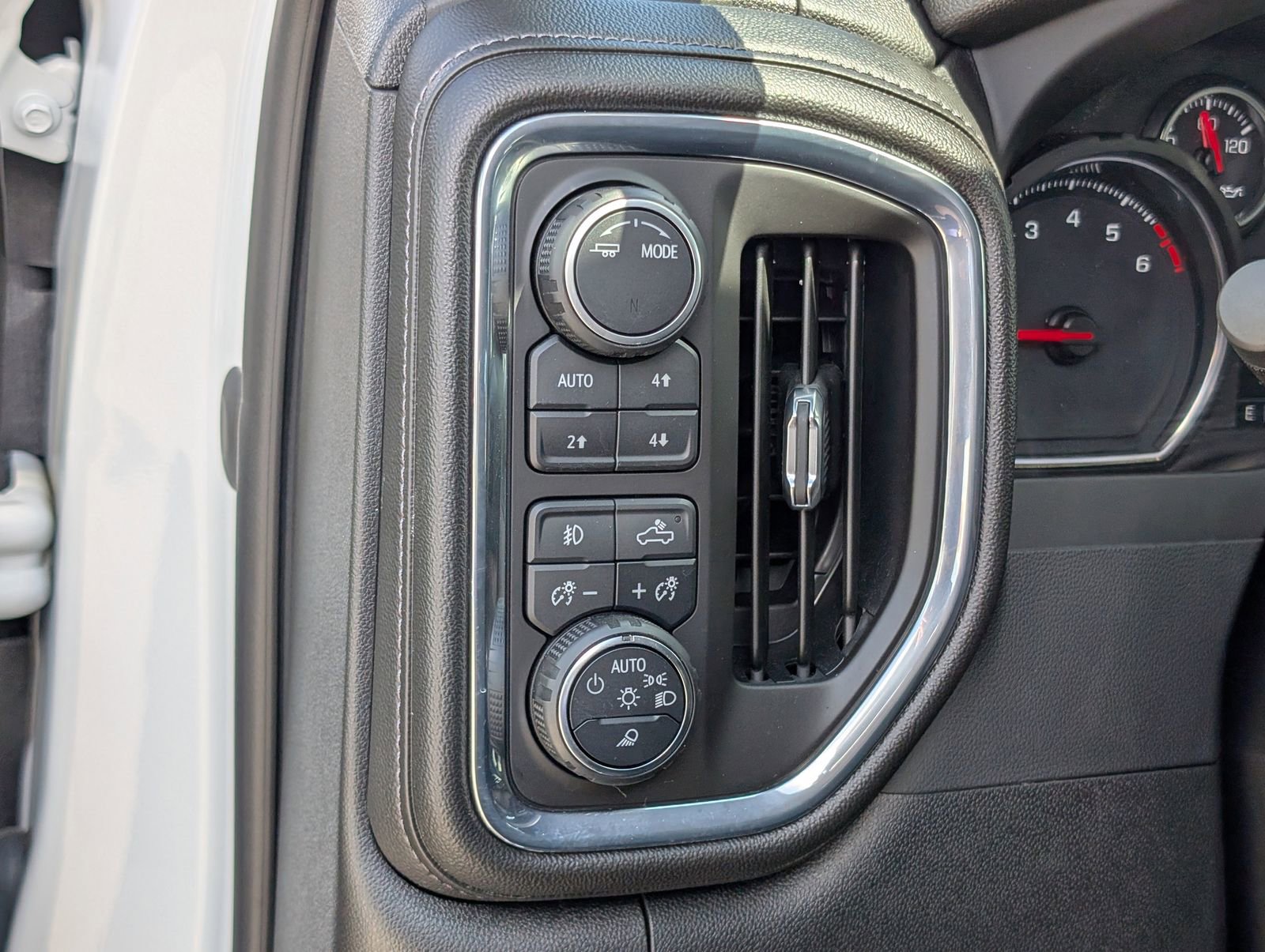 Certified 2023 Chevrolet Silverado 2500 LTZ image 21