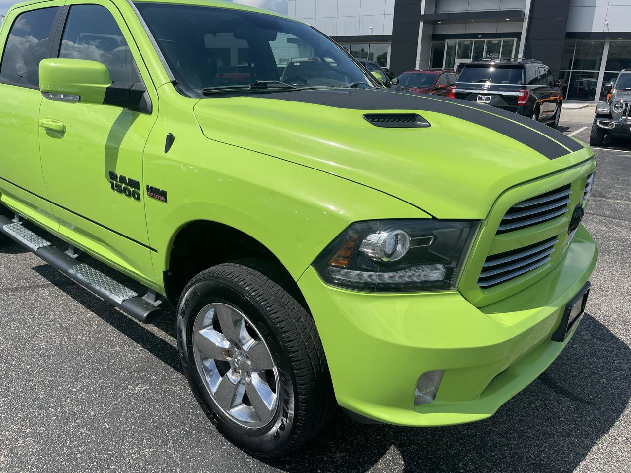 Used 2017 RAM 1500 Sport w/ Sublime Green Sport Package AWD/4WD image 11