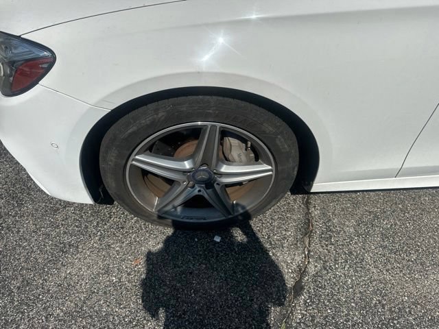 Used 2017 Mercedes-Benz E 300 4MATIC image 9
