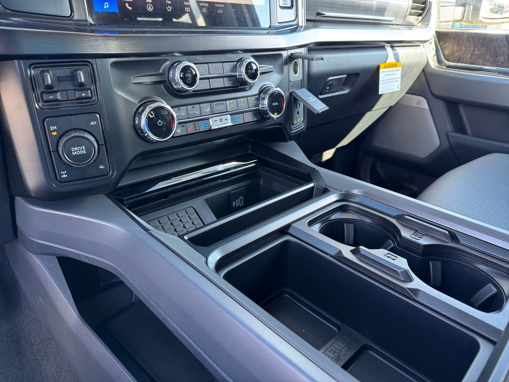 New 2026 Ford F250 Lariat image 28
