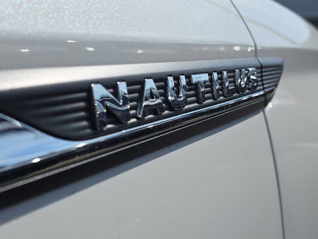 Used 2022 Lincoln Nautilus Reserve FWD image 6