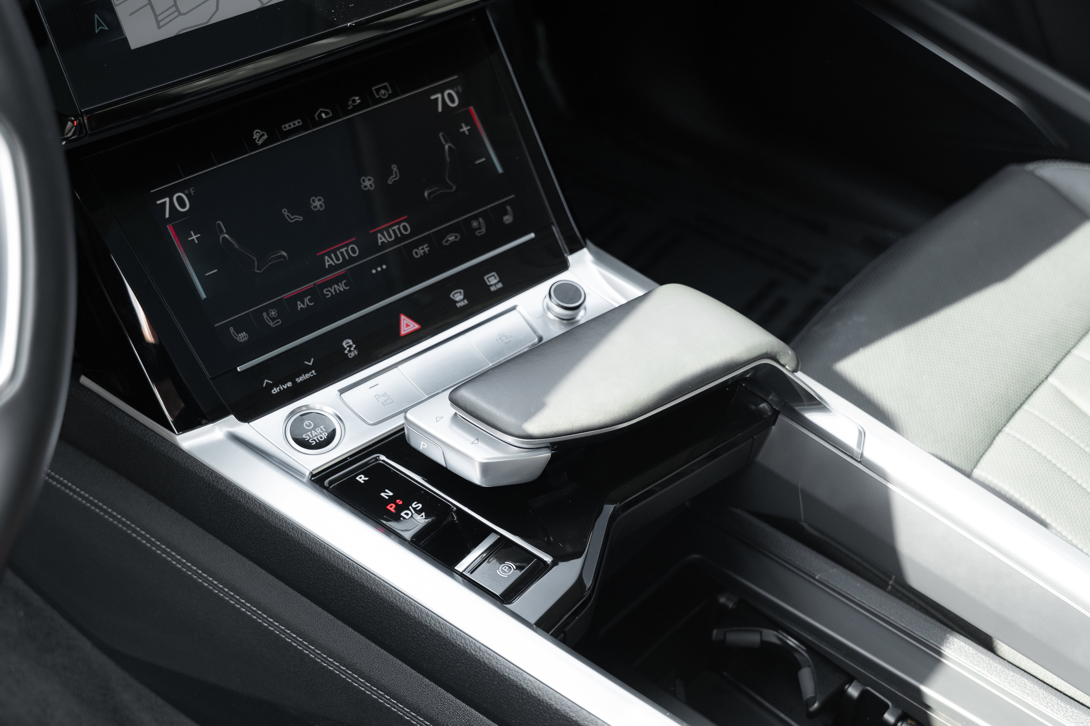 Certified 2024 Audi Q8 e-tron Premium Plus w/ Premium Plus Package image 19