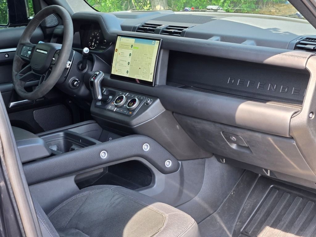 Used 2022 Land Rover Defender 90 Carpathian Edition image 34