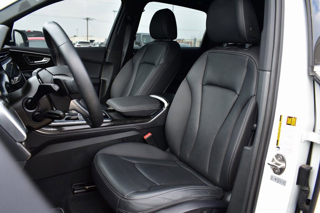 Used 2025 Audi Q7 3.0T Premium Plus image 17
