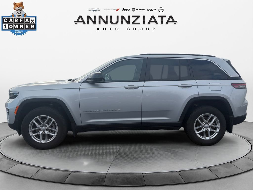 Certified 2025 Jeep Grand Cherokee Laredo X w/ Luxury Tech Group I AWD/4WD image 2
