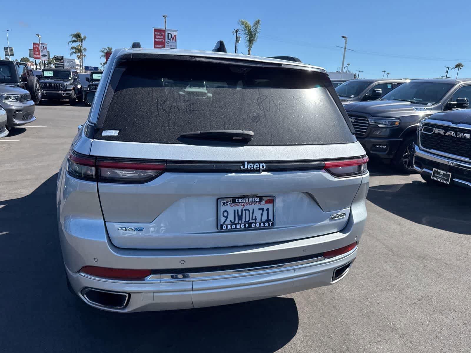 Used 2023 Jeep Grand Cherokee Overland w/ Advanced Protech Group III AWD/4WD image 18