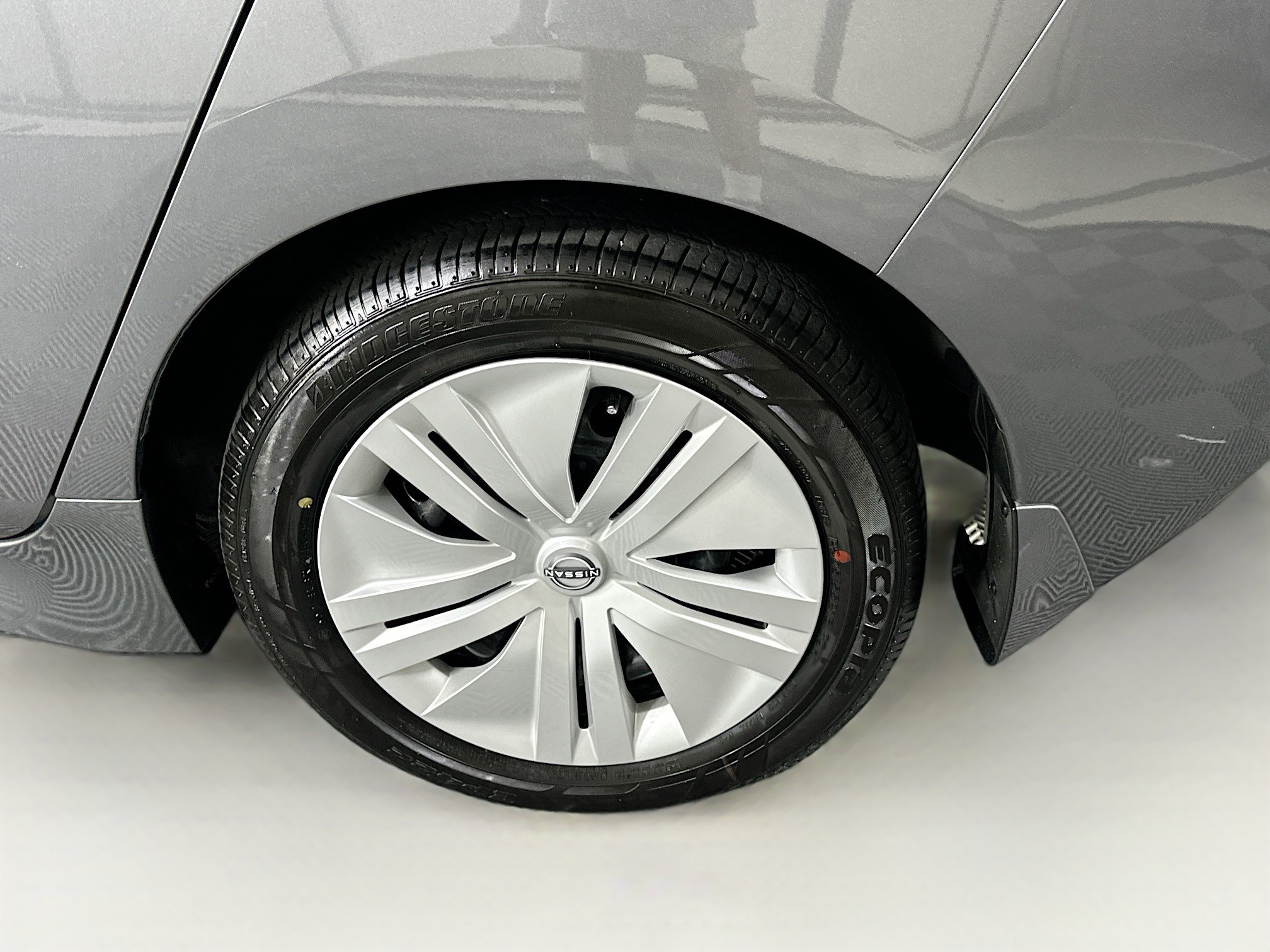 Used 2024 Nissan Leaf S FWD image 11
