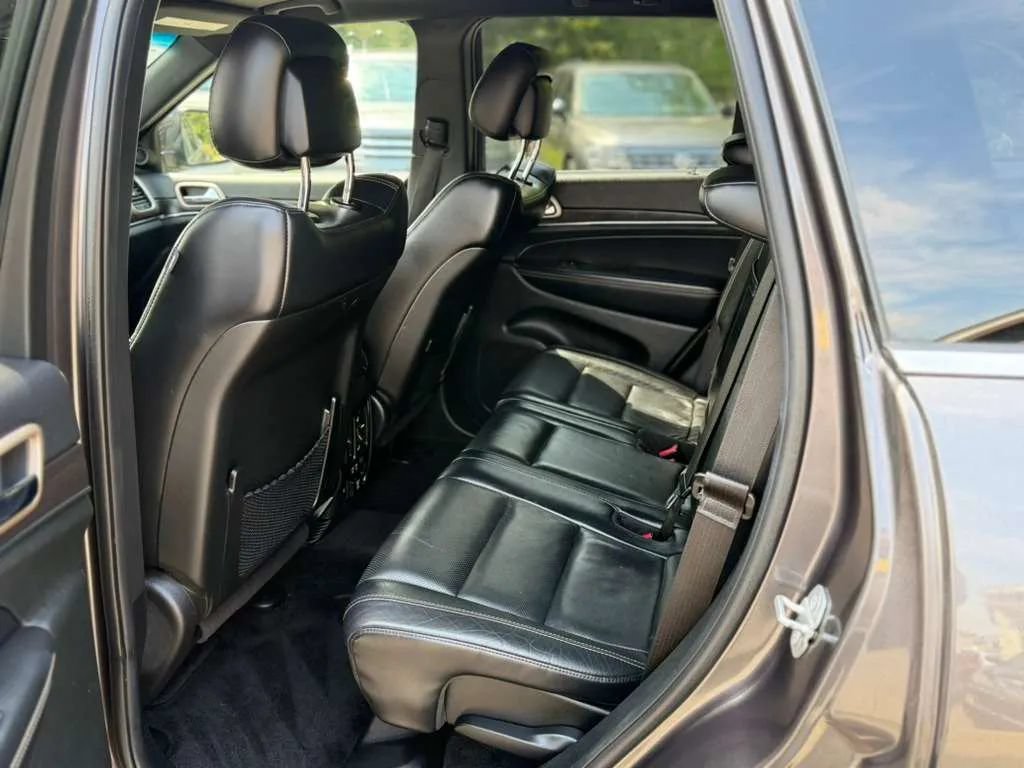 Used 2015 Jeep Grand Cherokee Limited w/ Luxury Group II AWD/4WD image 16