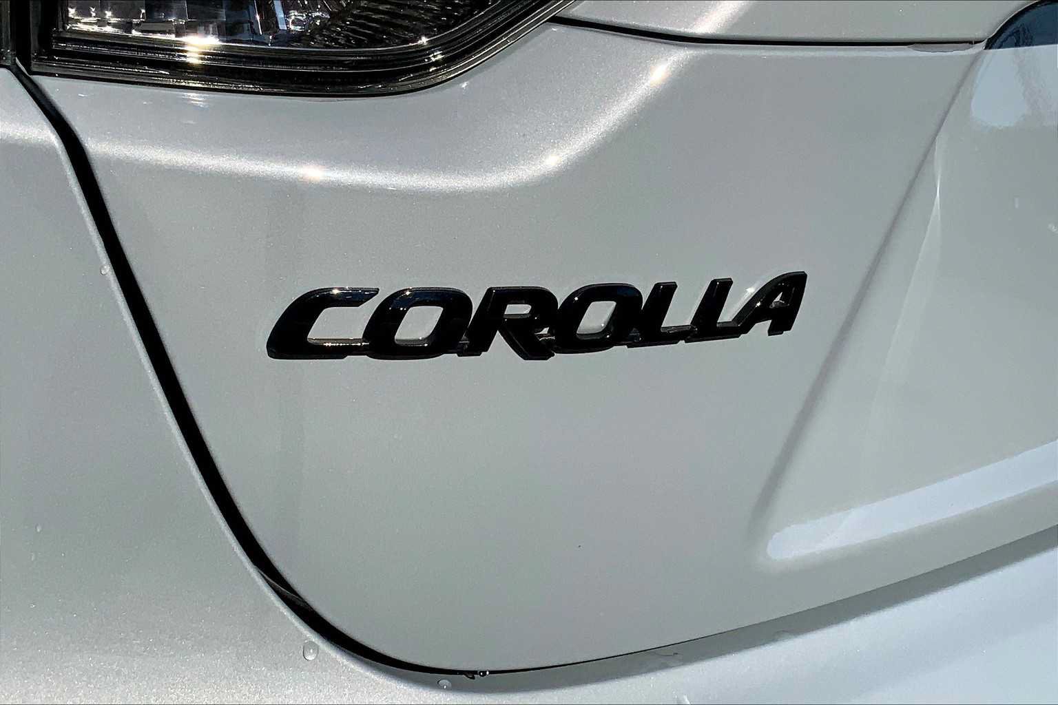 Used 2022 Toyota Corolla XSE w/ Carpet Mat Package (TMS) FWD image 30