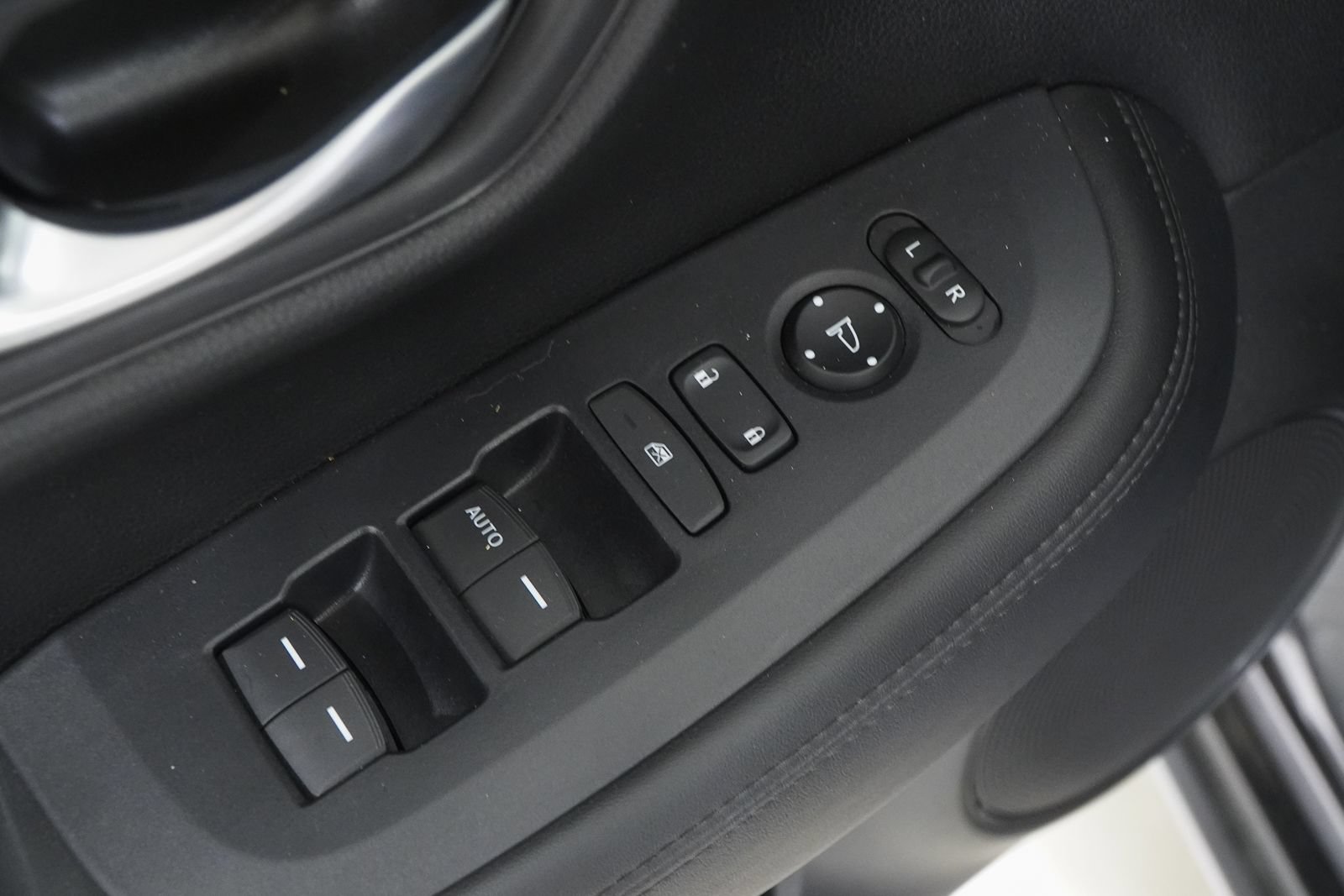 Used 2024 Honda HR-V LX image 20