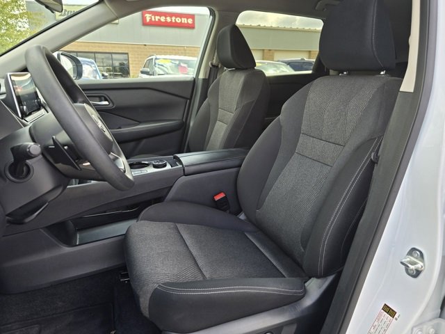 Used 2024 Nissan Rogue SV image 10