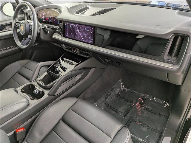 Certified 2025 Porsche Cayenne image 24