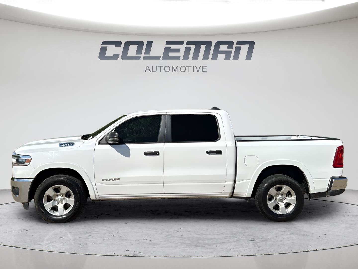 Used 2025 RAM 1500 Big Horn AWD/4WD image 4