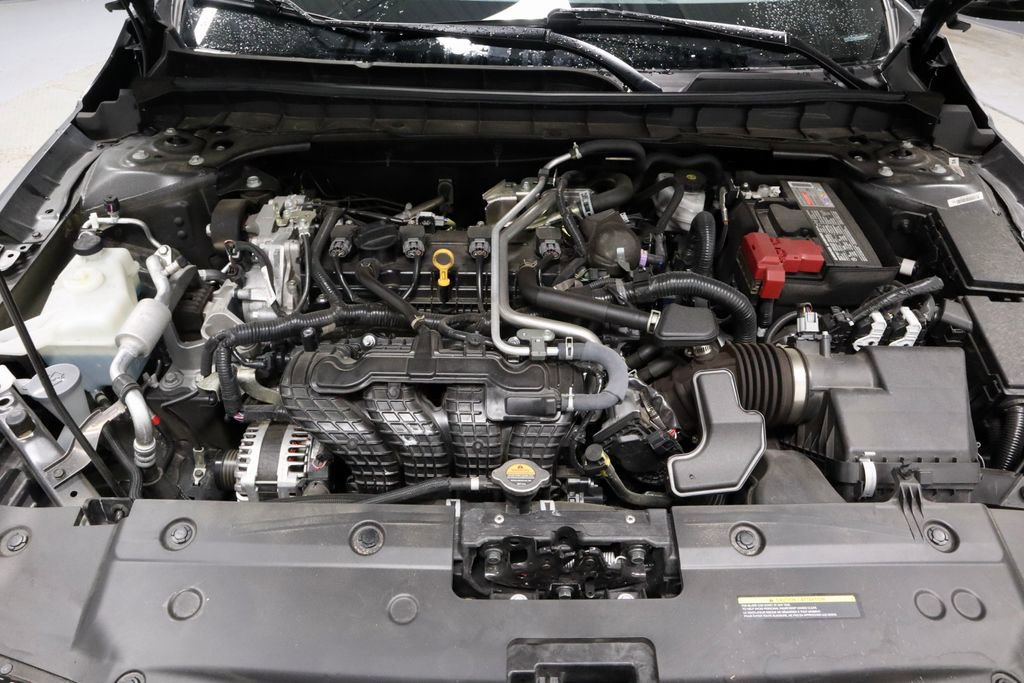 Used 2025 Nissan Altima 2.5 SR AWD/4WD image 16