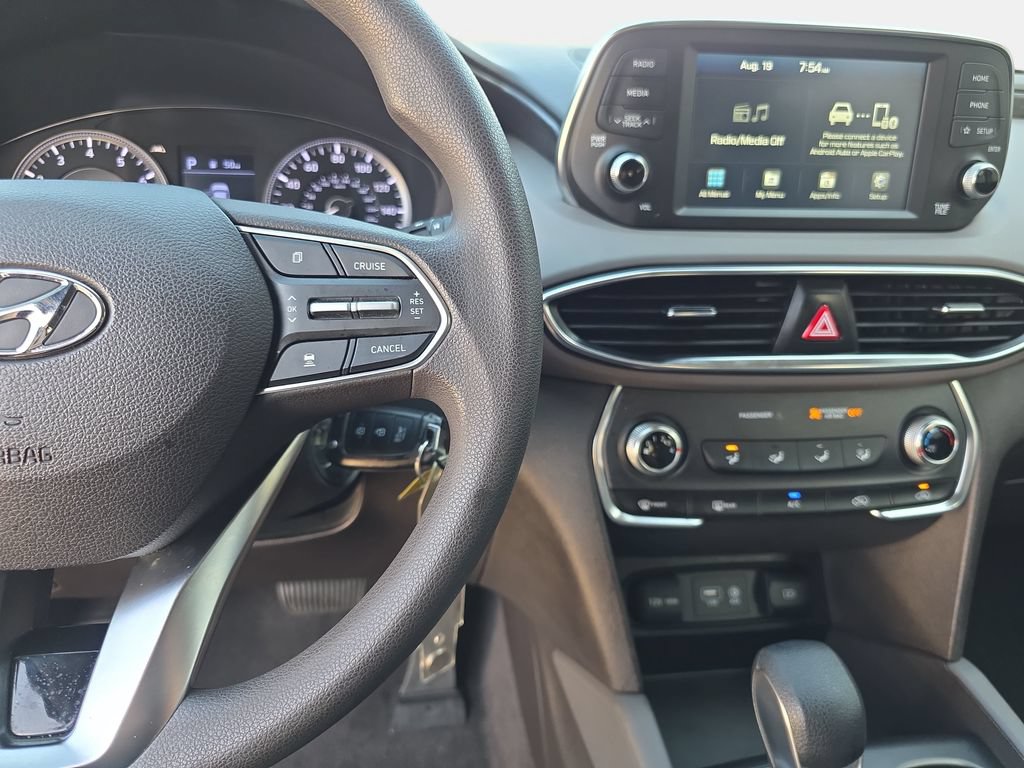 Used 2020 Hyundai Santa Fe SE AWD/4WD image 15