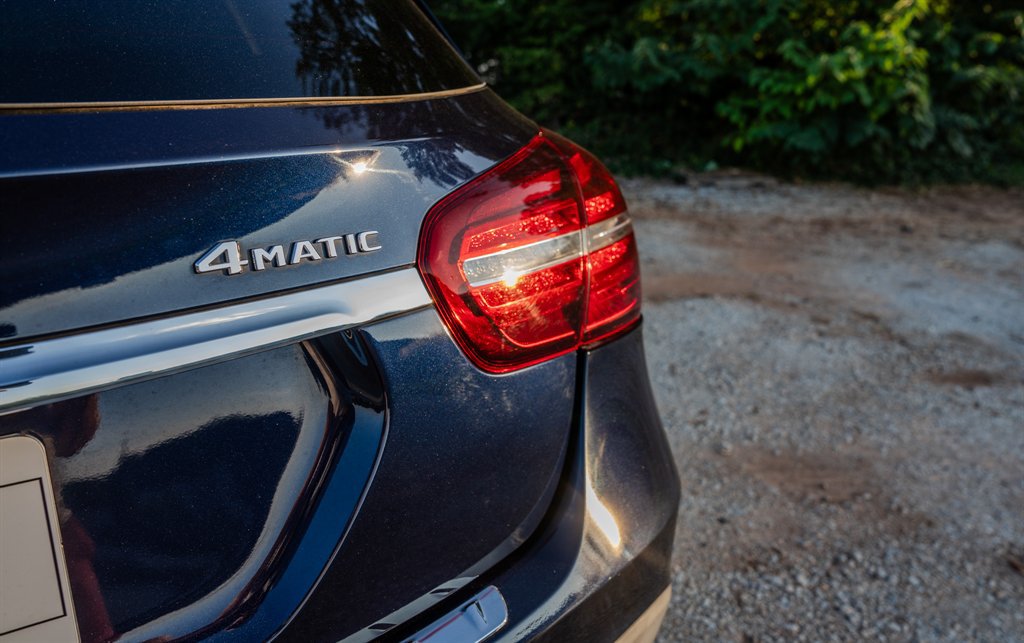 Used 2018 Mercedes-Benz GLA 250 4MATIC w/ Premium Package image 11