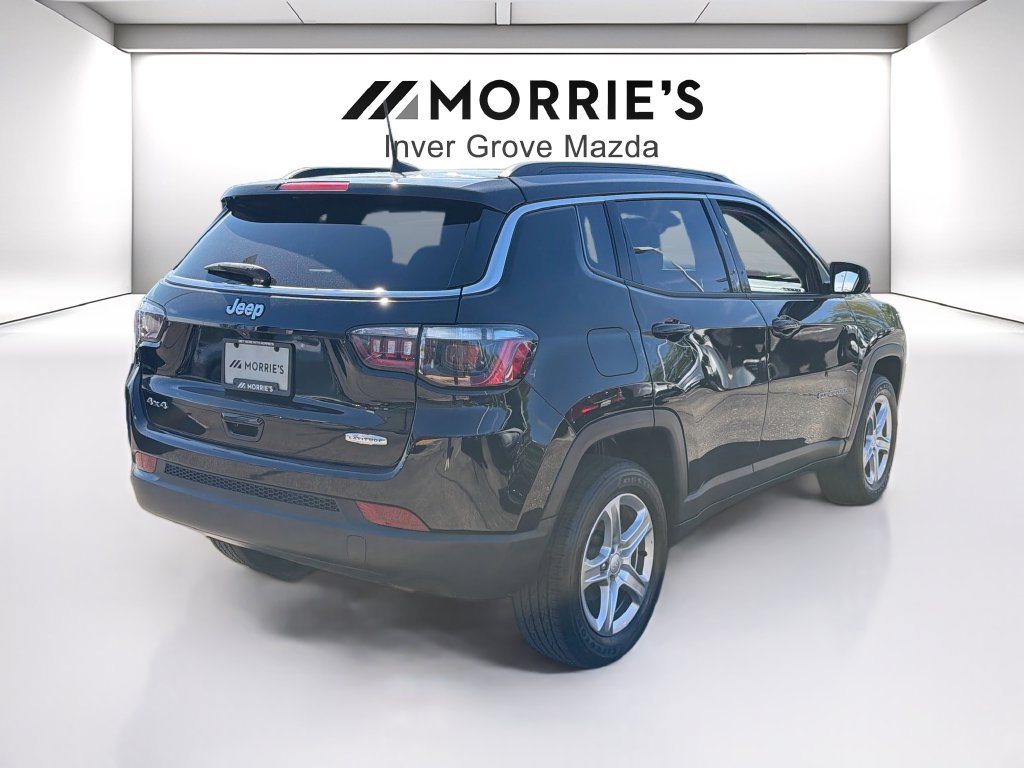 Used 2023 Jeep Compass Latitude w/ Sun and Sound Group AWD/4WD image 5