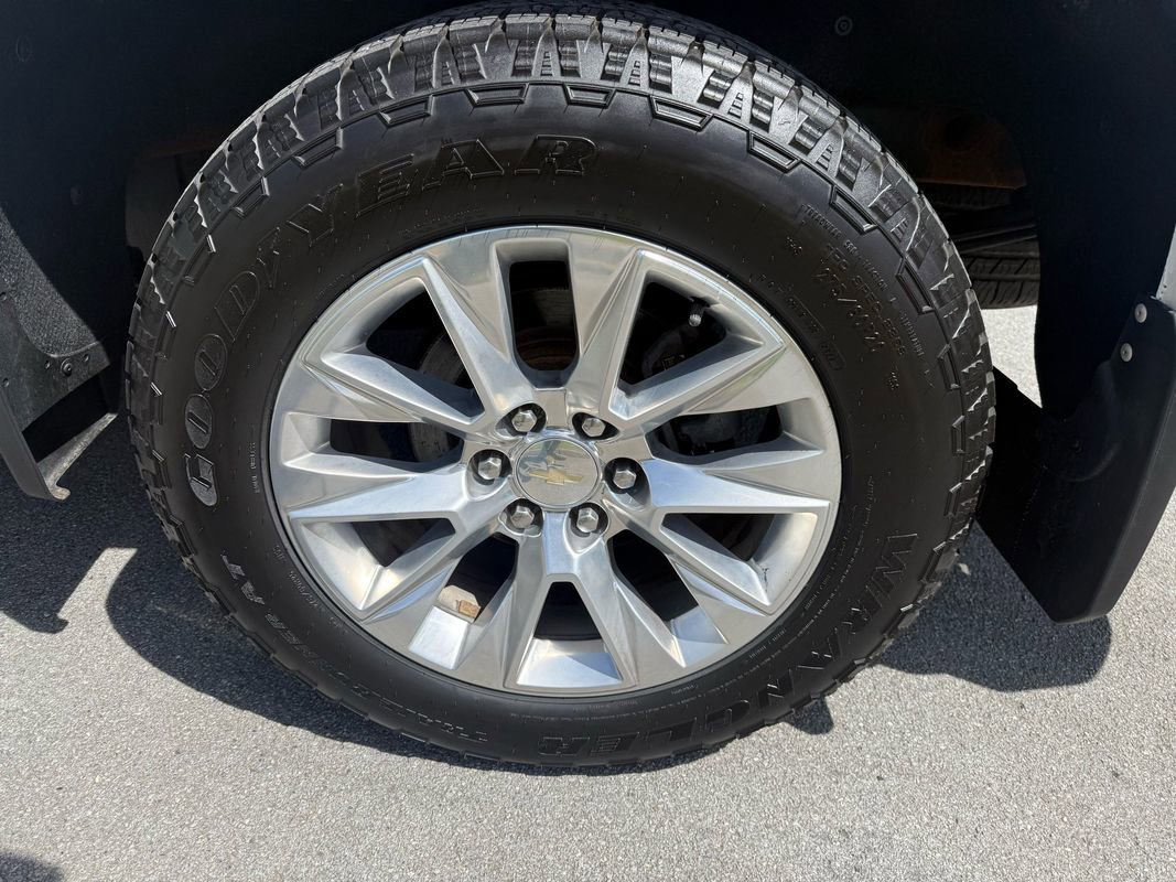 Used 2019 Chevrolet Silverado 1500 LTZ w/ LTZ Plus Package AWD/4WD image 12
