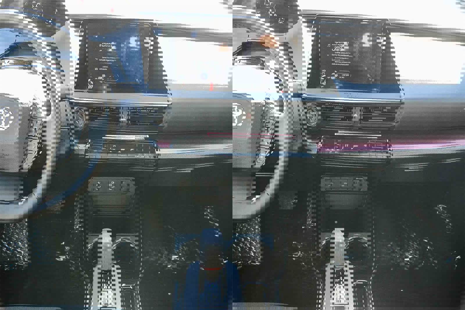 Used 2024 Toyota Prius Prime SE image 12