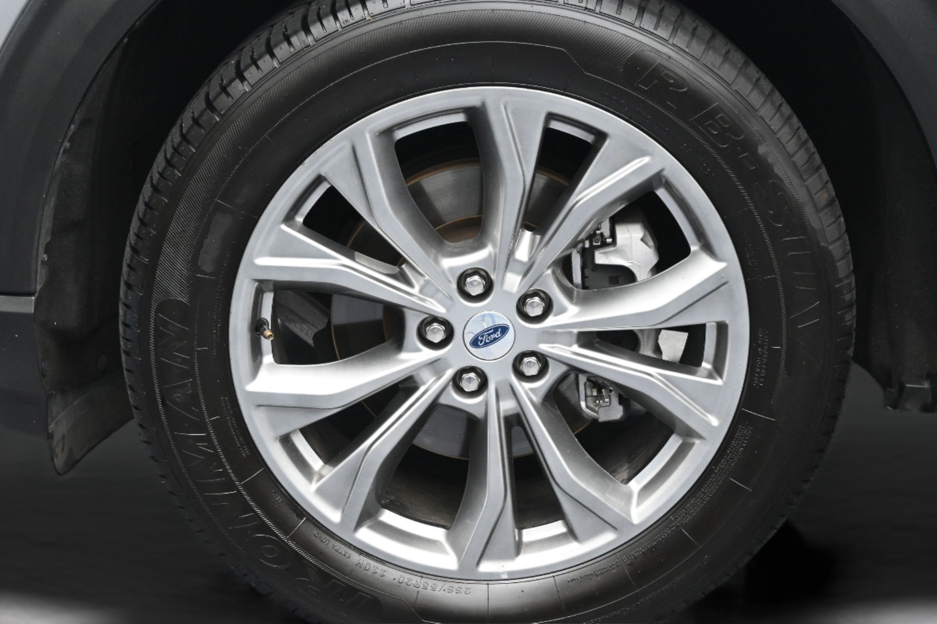 Used 2023 Ford Explorer Limited AWD/4WD image 10